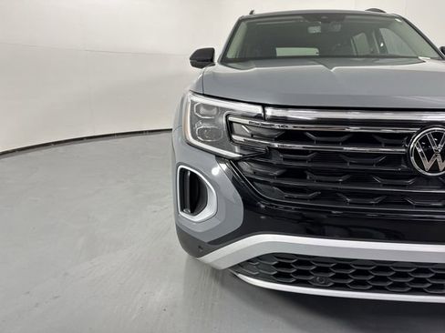 Used 2024 Volkswagen Atlas Peak Edition SE AWD/4WD image 30