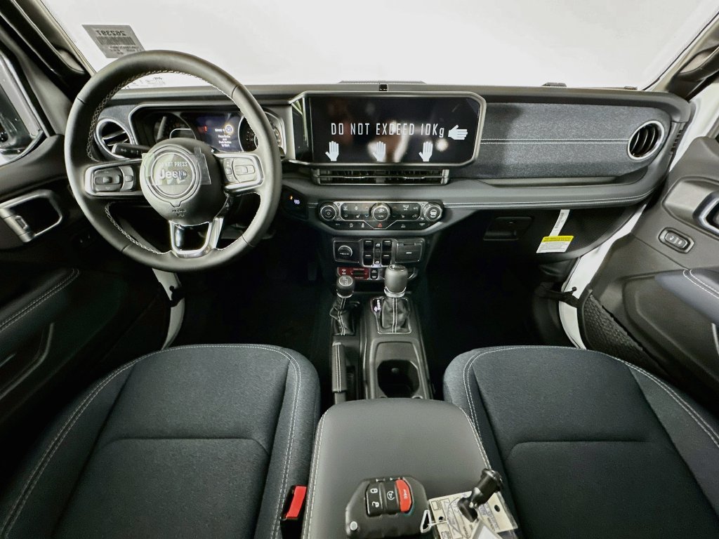 New 2026 Jeep Gladiator Rubicon w/ Rockslide Package AWD/4WD image 9