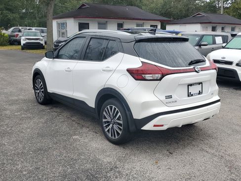 Used 2021 Nissan Kicks SV image 4