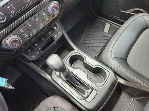 Used 2022 GMC Canyon AT4 image 18