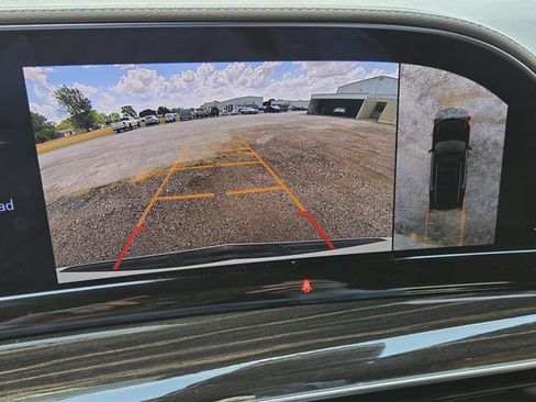 Used 2022 Cadillac Escalade Premium Luxury AWD/4WD image 19