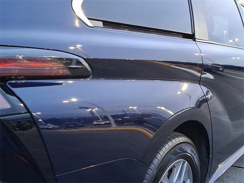 Used 2024 Toyota Sienna XLE image 8