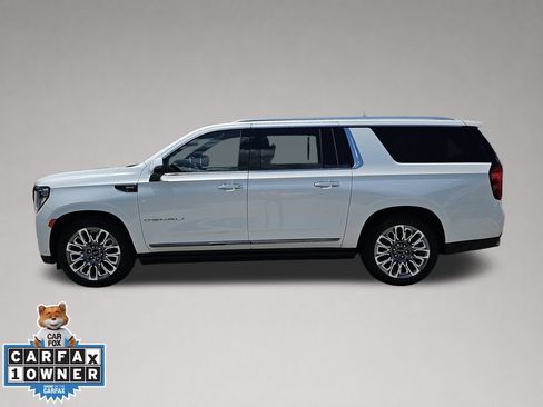 Used 2023 GMC Yukon XL Denali Ultimate w/ LPO, Floor Liner Package AWD/4WD image 7