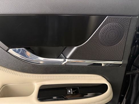 New 2026 Lincoln Corsair Premiere image 33