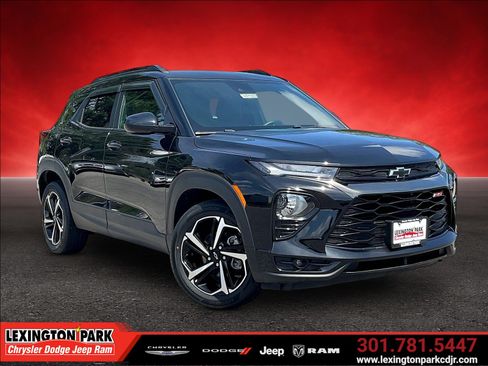 Used 2022 Chevrolet TrailBlazer RS FWD image 1
