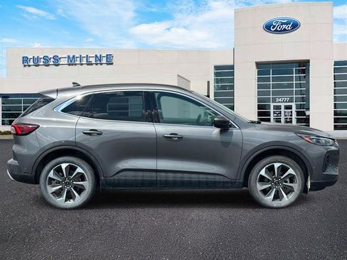 Used 2024 Ford Escape Platinum w/ Premium Technology Package AWD/4WD image 2