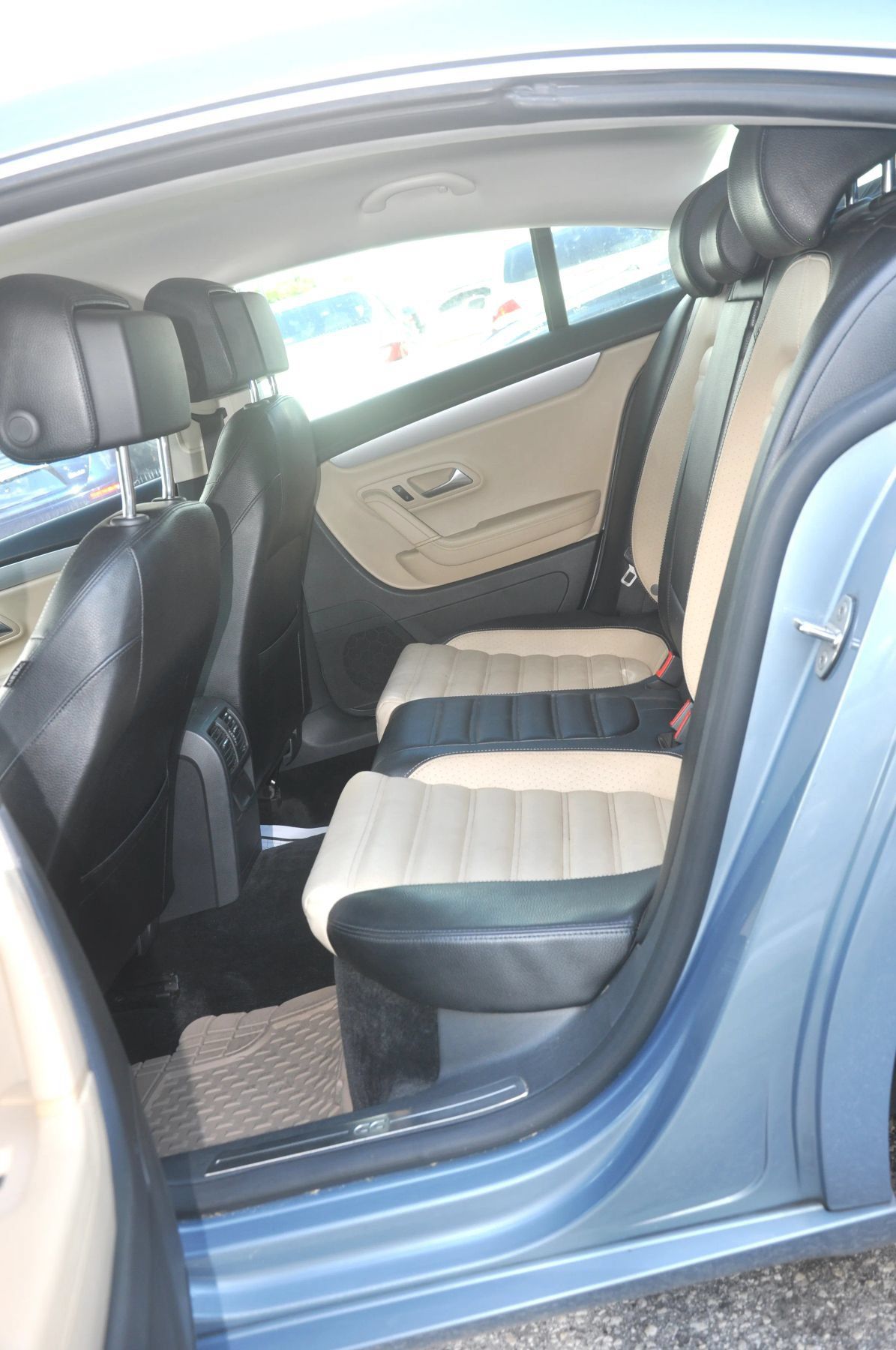 Used 2013 Volkswagen CC Sport FWD image 9