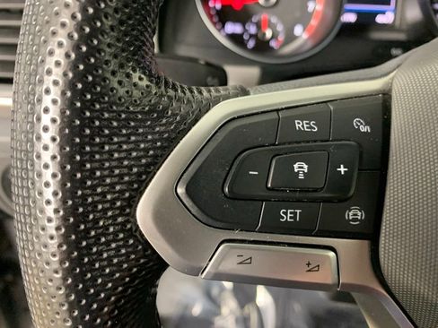 Used 2020 Volkswagen Atlas Cross Sport SE AWD/4WD image 19