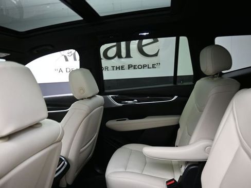 Used 2024 Cadillac XT6 Sport w/ Technology Package AWD/4WD image 26