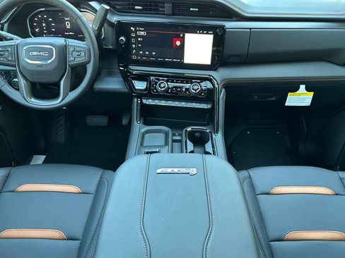 New 2026 GMC Sierra 2500 AT4 w/ AT4 Premium Plus Package AWD/4WD image 13