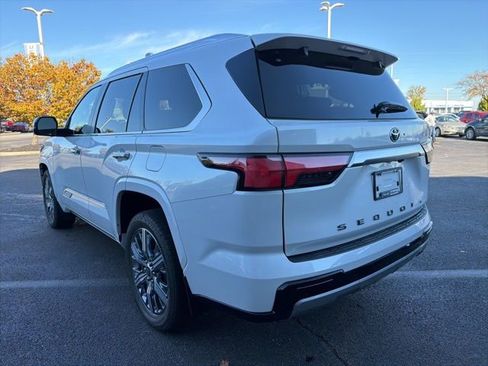 Used 2024 Toyota Sequoia Capstone image 4