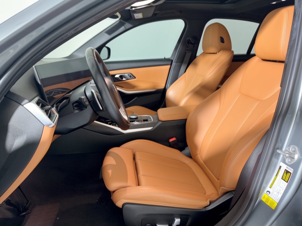 Used 2023 BMW 330i Sedan w/ Premium Package RWD image 5
