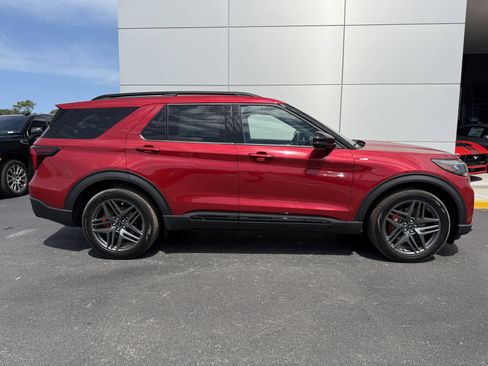 New 2026 Ford Explorer ST-Line w/ ST-Line Street Pack RWD image 3