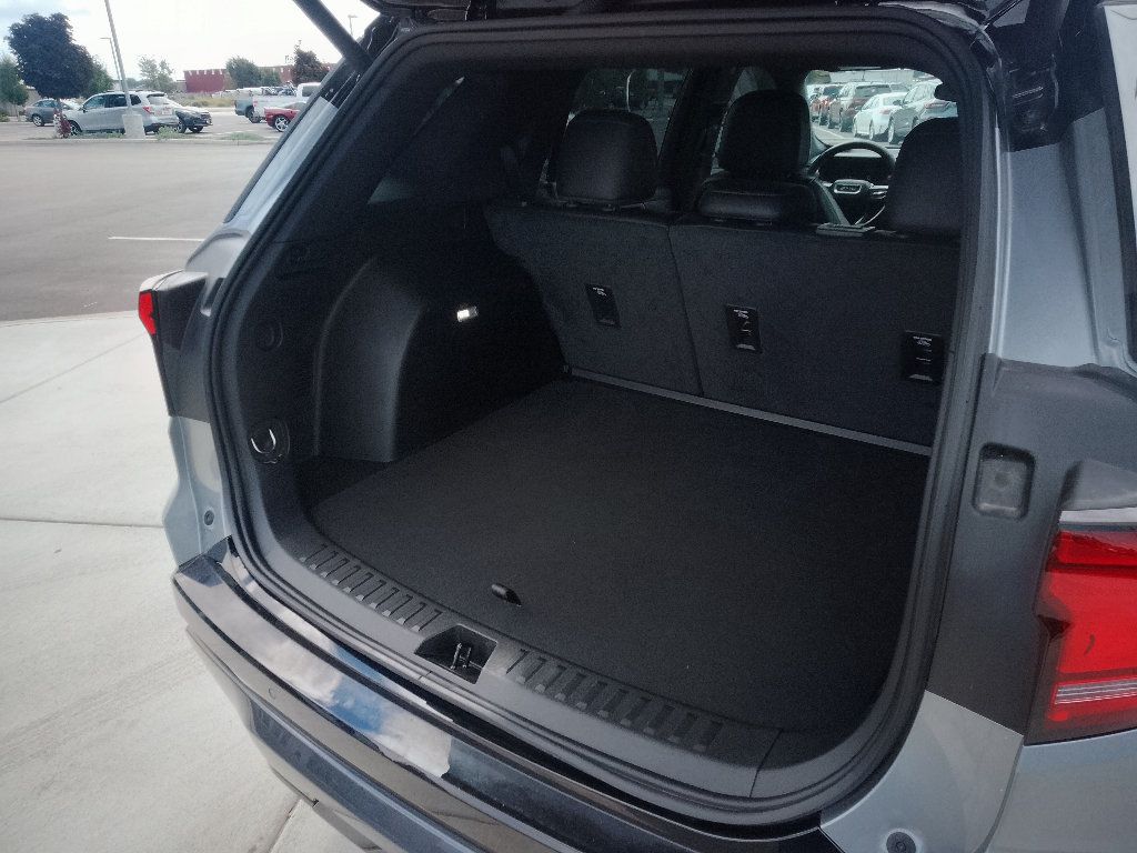 Used 2026 GMC Terrain AT4 AWD/4WD image 12