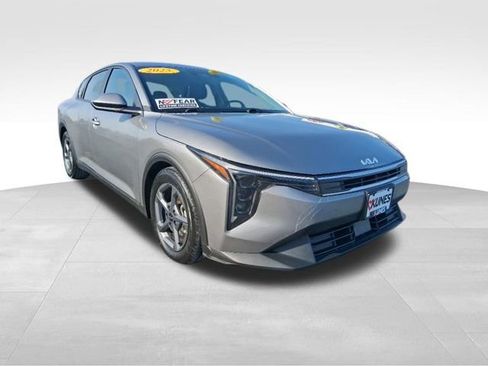 Used 2025 Kia K4 LXS image 2
