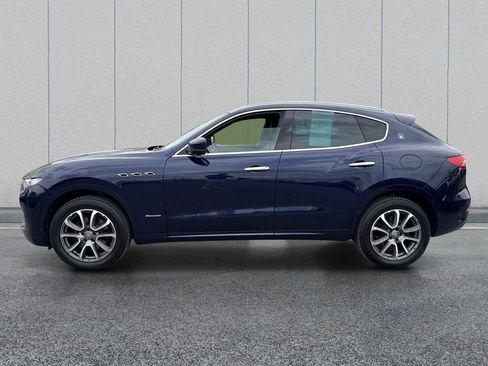 Used 2019 Maserati Levante GranLusso AWD/4WD image 4