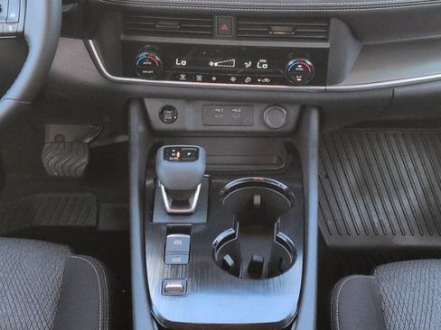 Used 2026 Nissan Rogue SV FWD image 18