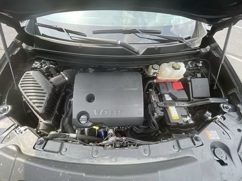 Used 2022 Chevrolet Traverse LT FWD image 29