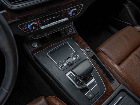 Used 2020 Audi Q5 Prestige image 16