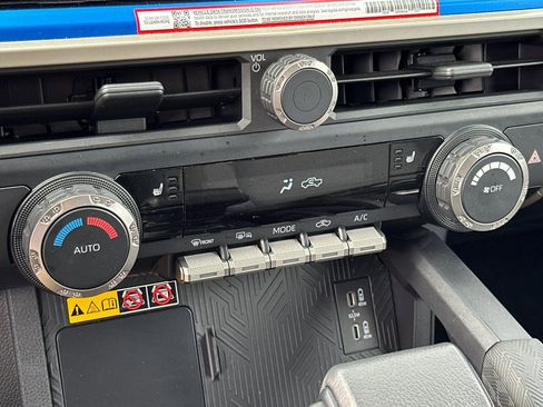 Used 2025 Toyota Tacoma TRD Off-Road w/ TRD Off Road Upgrade Package image 19