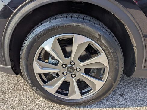 Used 2023 Ford Escape Platinum w/ Class II Trailer Tow Package AWD/4WD image 16