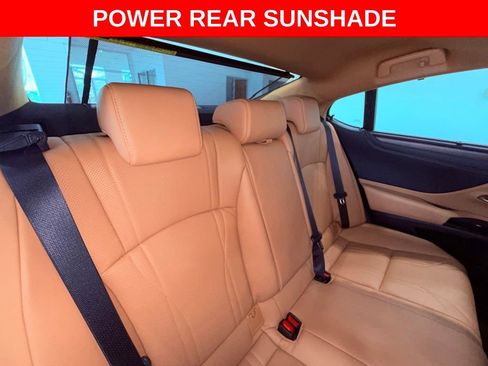 Certified 2025 Lexus ES 300h Ultra Luxury w/ Accessory Package (Z1) image 17