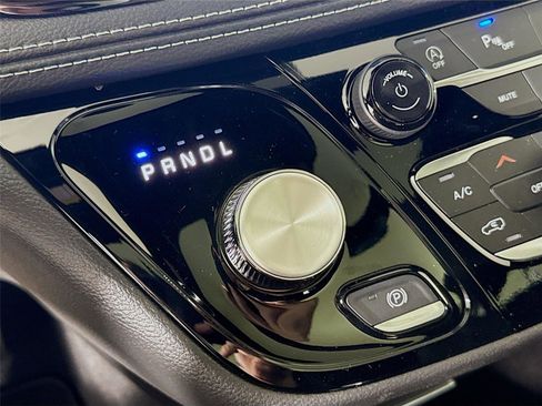 New 2026 Chrysler Pacifica Select image 18