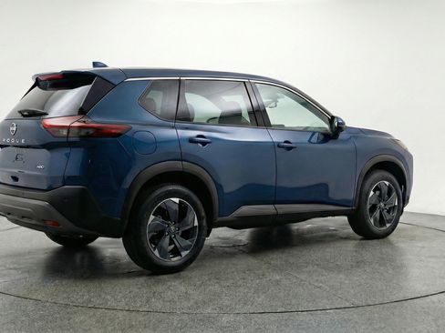 Used 2025 Nissan Rogue SV AWD/4WD image 9