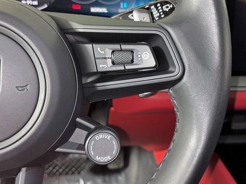 Used 2024 Porsche Cayenne image 27