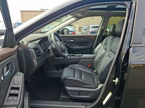 Used 2023 Nissan Rogue SV w/ SV Premium B Package AWD/4WD image 13