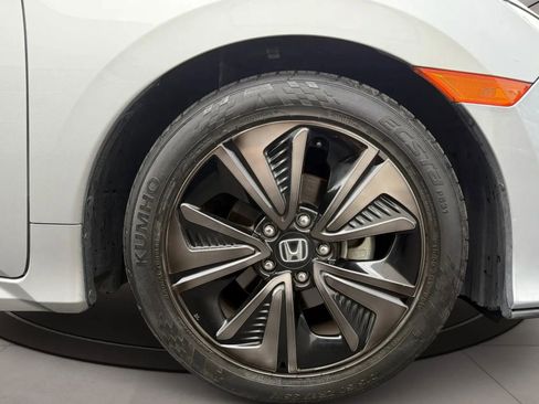 Used 2018 Honda Civic EX image 8