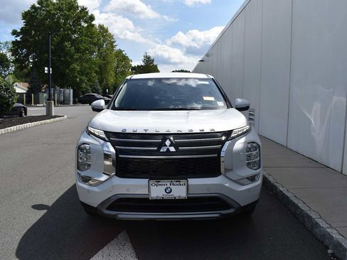 Used 2026 Mitsubishi Outlander SE AWD/4WD image 2
