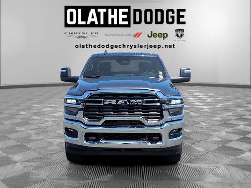 Used 2025 RAM 2500 Big Horn AWD/4WD image 32
