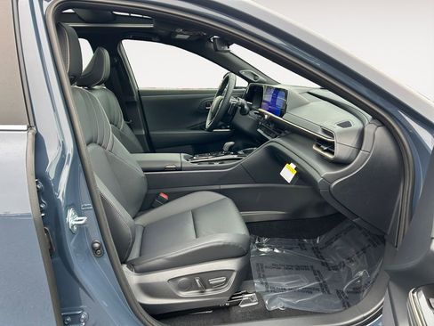 New 2026 Toyota Crown Platinum image 10