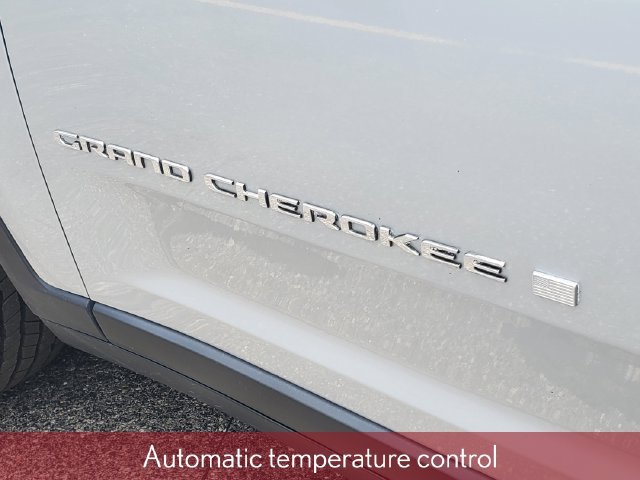 Used 2023 Jeep Grand Cherokee L Laredo w/ Luxury Tech Group I AWD/4WD image 7