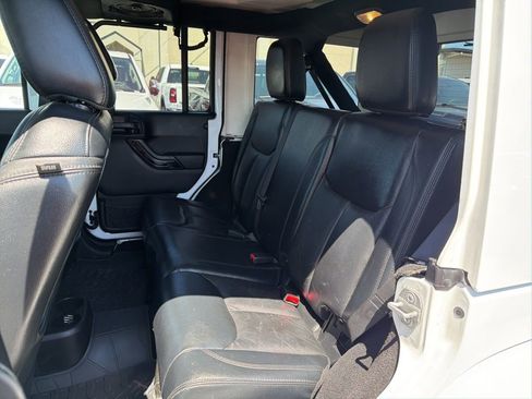 Used 2014 Jeep Wrangler Unlimited Sahara AWD/4WD image 22