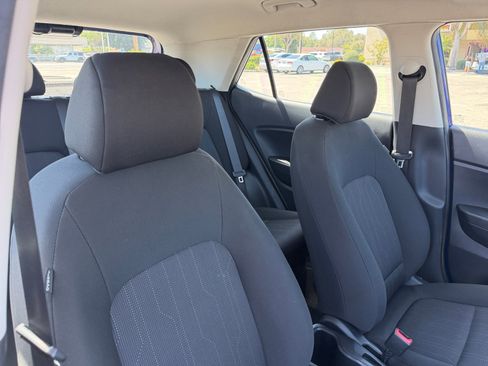 Used 2022 Hyundai Venue SE FWD image 23