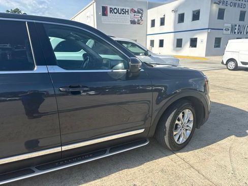 Used 2022 Kia Telluride LX AWD/4WD image 19