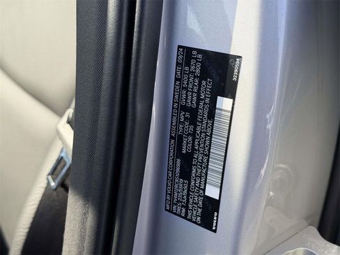 Used 2025 Volvo XC60 B5 Plus image 26