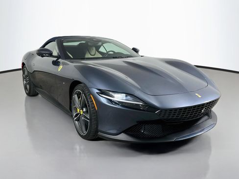 Used 2025 Ferrari Roma Spider RWD image 3