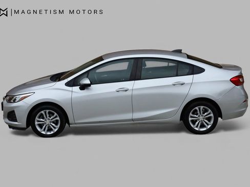 Used 2019 Chevrolet Cruze LS w/ LS Convenience Package image 2