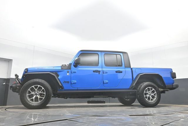 Used 2024 Jeep Gladiator Sport AWD/4WD image 41
