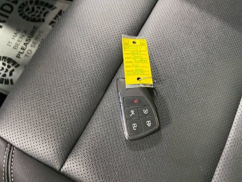 Certified 2025 Chevrolet Traverse LT AWD/4WD image 23