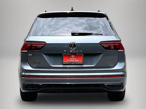 Used 2024 Volkswagen Tiguan SE R-Line FWD image 6