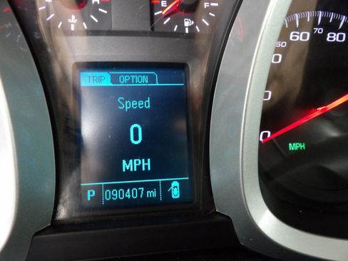 Used 2017 Chevrolet Equinox LT w/ Convenience Package image 22