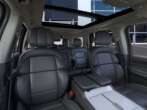 New 2025 Lincoln Navigator Reserve image 10
