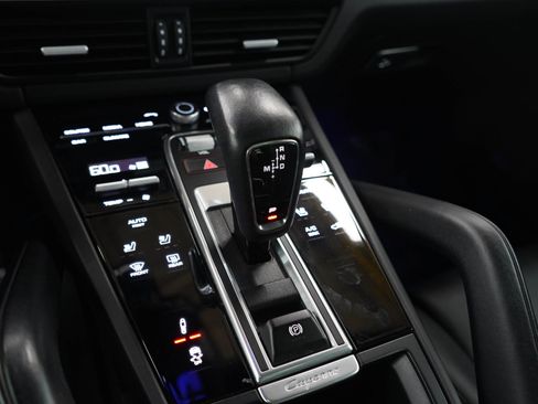 Used 2023 Porsche Cayenne Platinum Edition AWD/4WD image 24