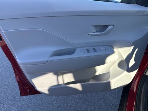 Used 2025 Hyundai Kona SEL image 15