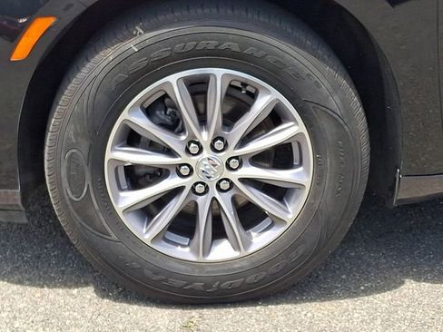 Used 2023 Buick Enclave Essence AWD/4WD image 8