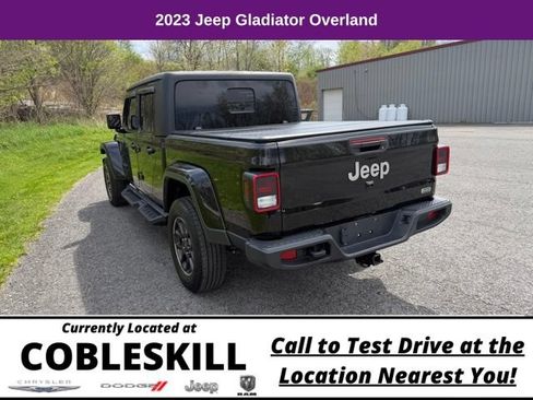 Used 2023 Jeep Gladiator Overland AWD/4WD image 6